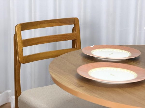 Mesa de Jantar Circular Simpatia 1.08x1.08 c/4 Cadeiras Turquia - Cinamomo/Bege Linho - Imagem 4