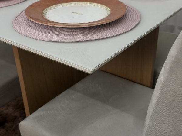 Mesa de Jantar Helo 1.20x0.90 Com 4 Cadeiras Jasmim - Freijó/Off White/Bege Veludo - Imagem 4
