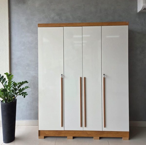 Guarda-Roupa Domus 4 portas com pés e chave - Cedro/Areia - Imagem 5