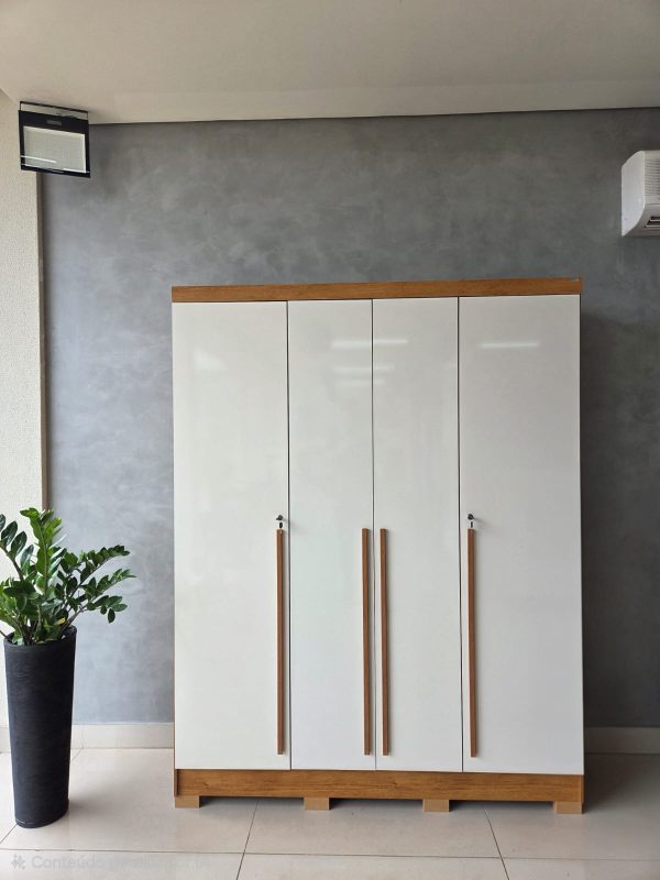 Guarda-Roupa Domus 4 portas com pés e chave - Cedro/Areia - Imagem 3
