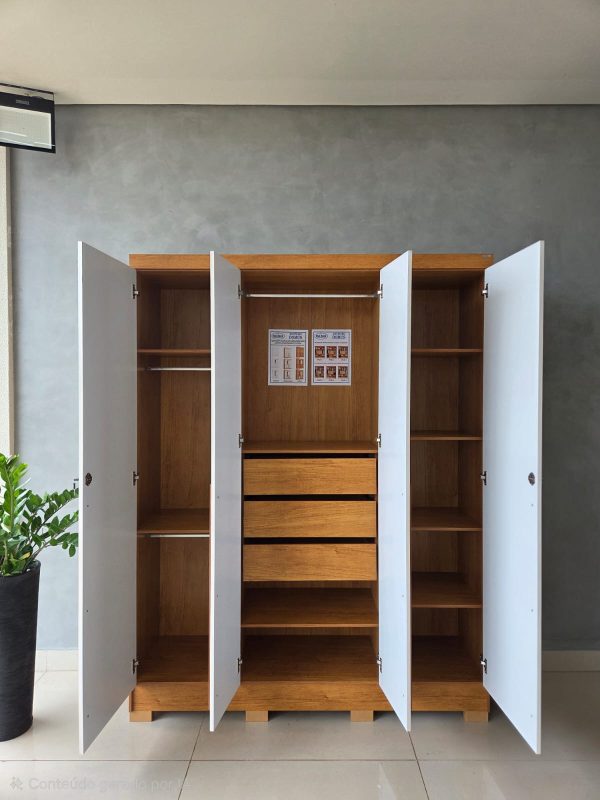 Guarda-Roupa Domus 4 portas com pés e chave - Cedro/Areia - Imagem 4