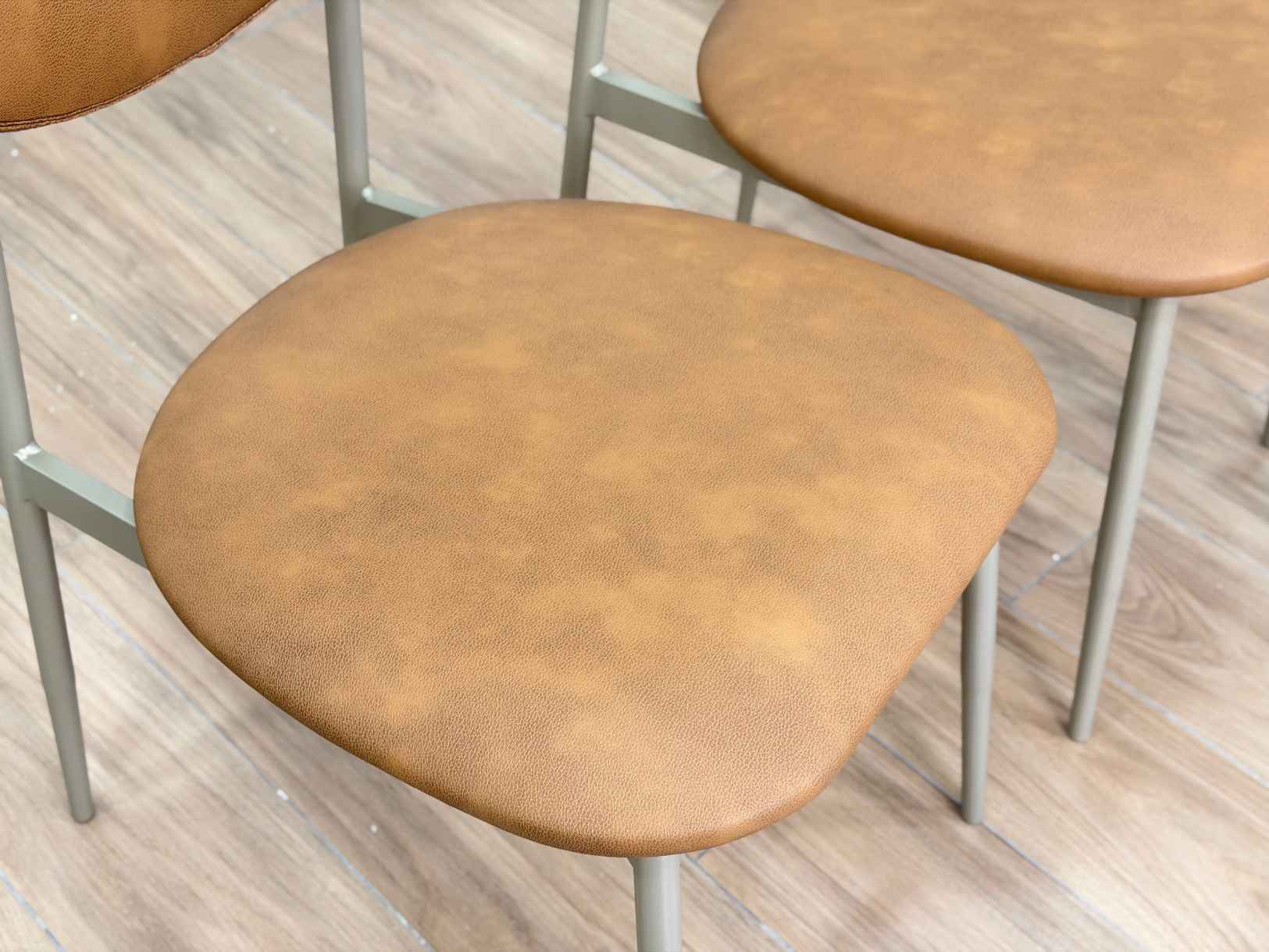 Conjunto Cadeiras Safira em Aço 2 Unidades - Champagne/Marrom Courino - Imagem 3